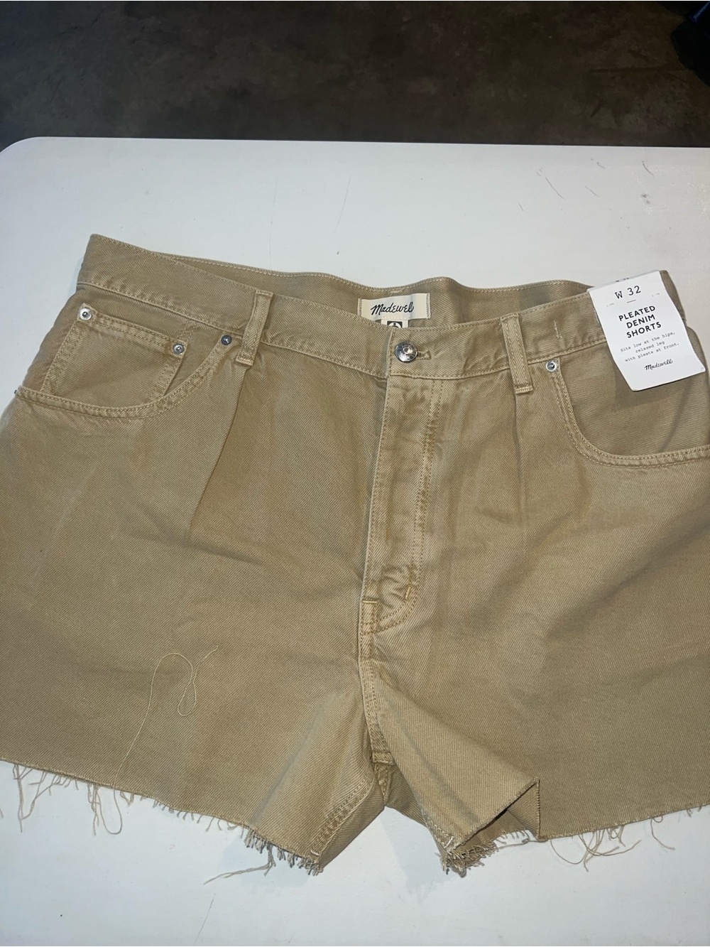 Madewell Men’s Pleated Beige/Tan Denim Shorts